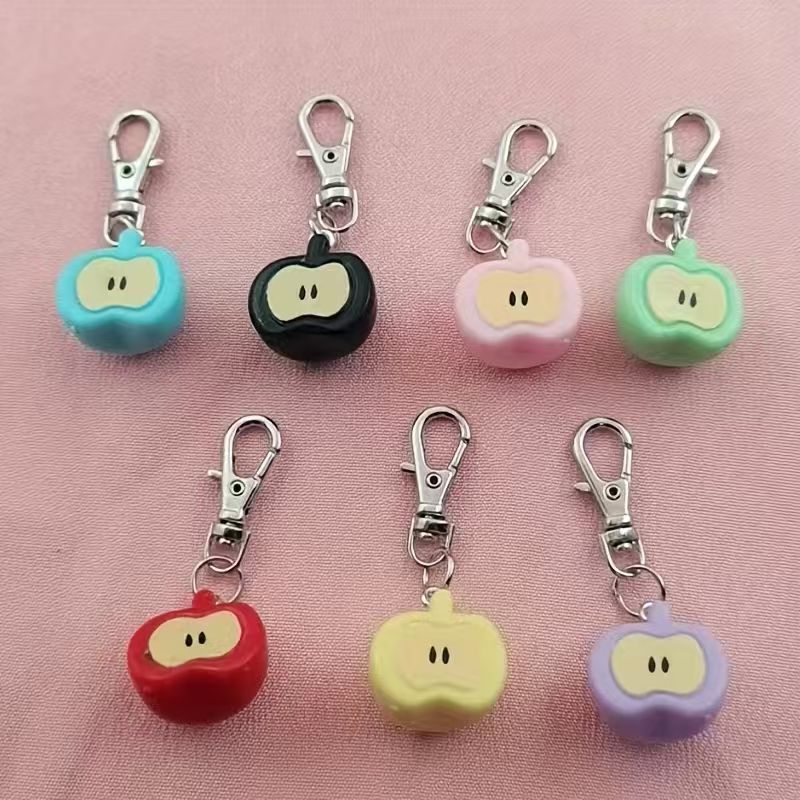 7 قطع من سلسلة مفاتيح على شكل  - مراجعة Phone Accessories Are وسعره